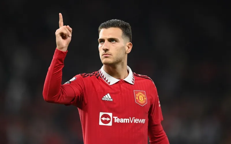 Diogo Dalot là mục tiêu của 2 ông lớn tại La Liga